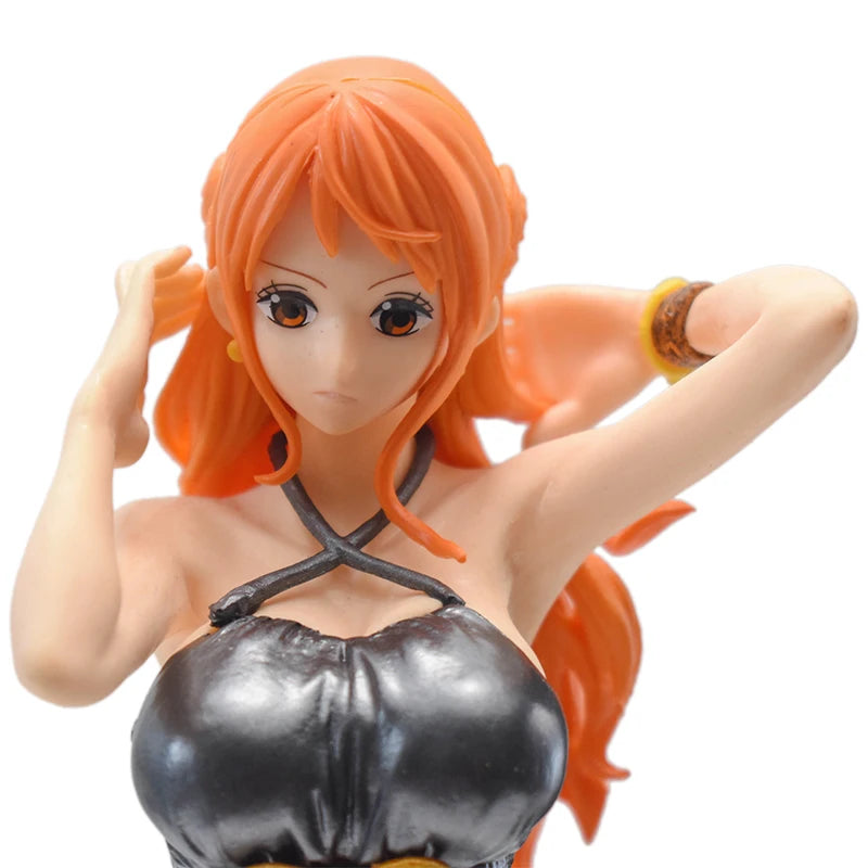 Pegue 2 Leve 3:Usopp 11 cm. Nami 24 cm. e Nico Robin 25 cm.