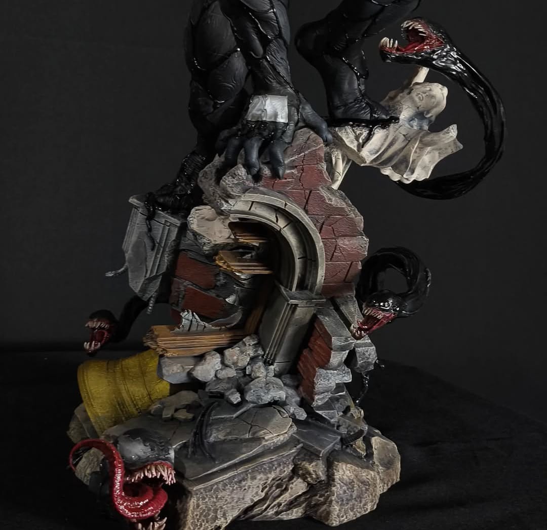 Venom em Resina/Pintado a Mão