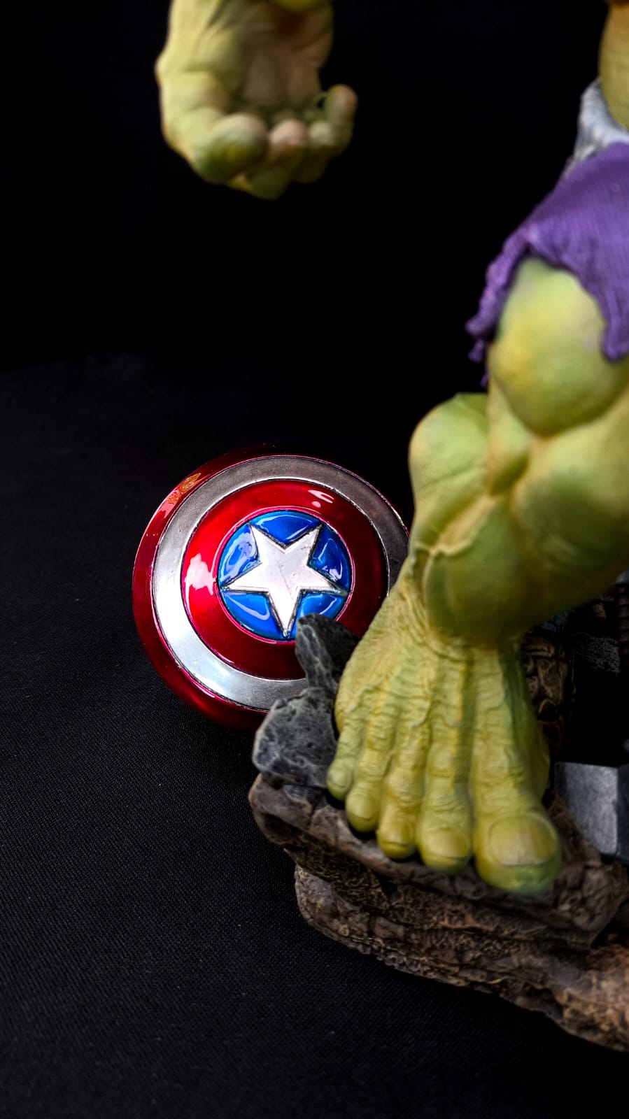 Diorama do Hulk e Spider Man